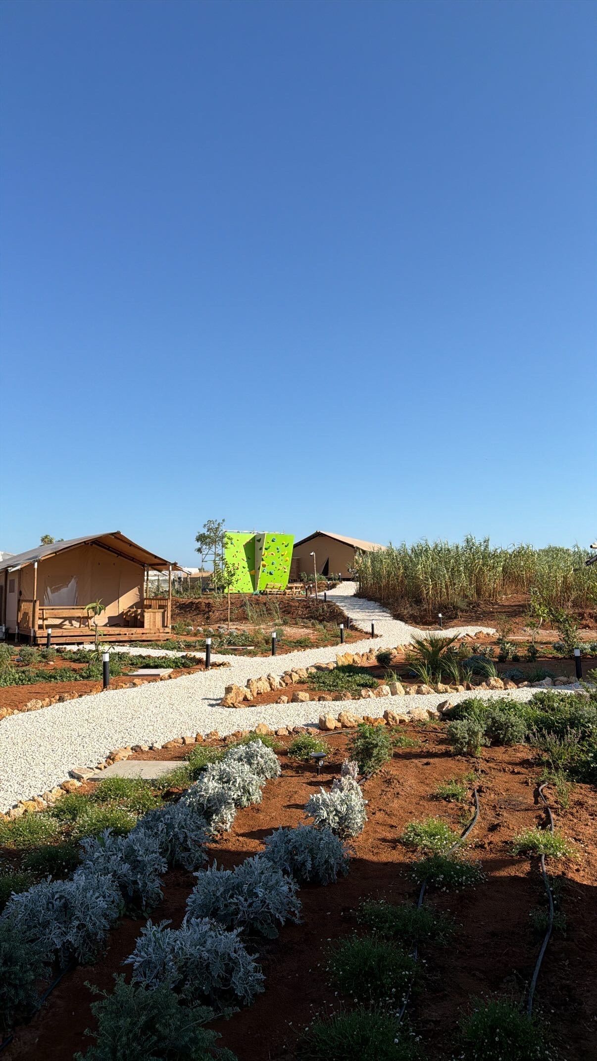 Tende glamping fronte mare a Punta Secca il giorno del check-in