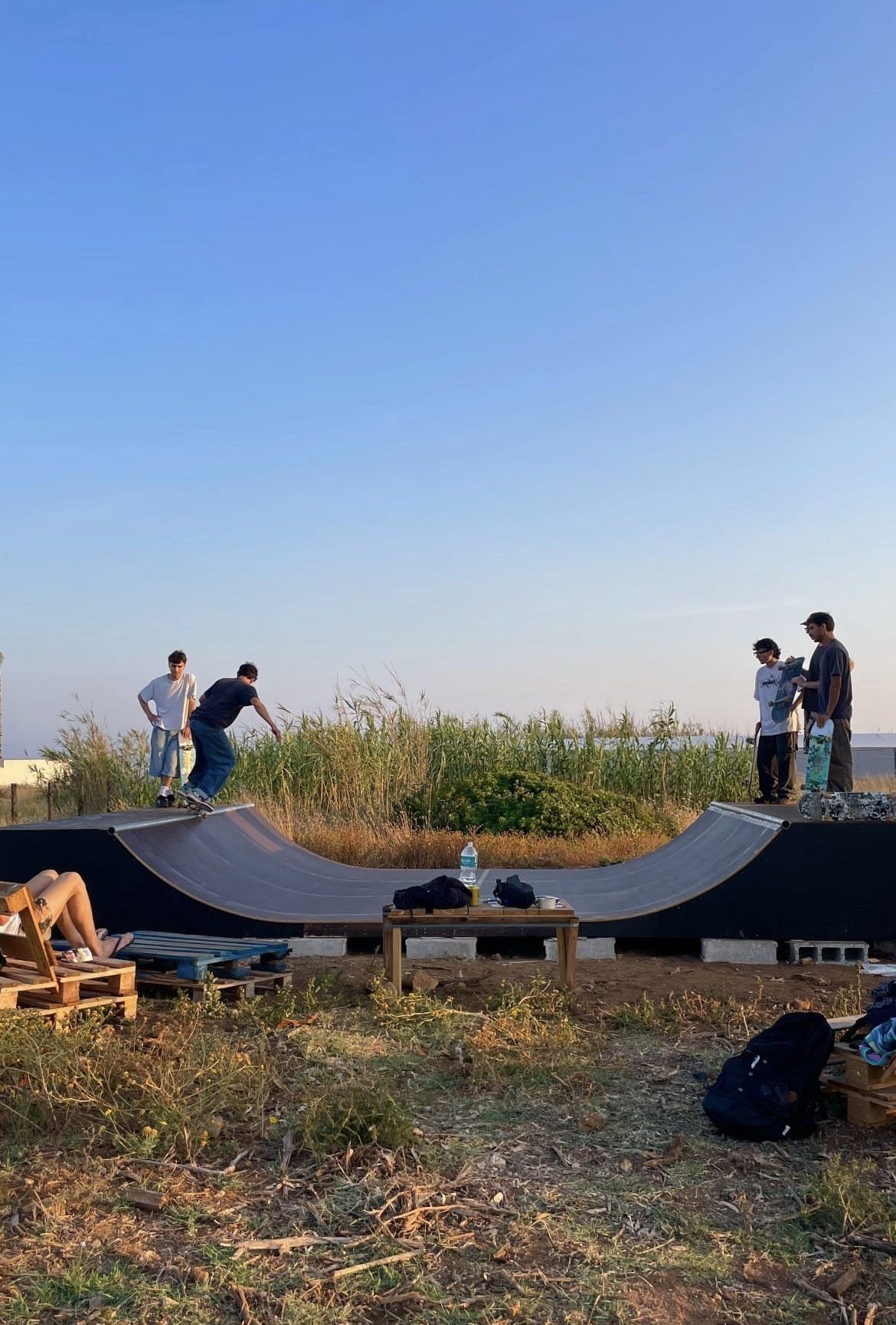 Skate ramp del glamping in una giornata di sole