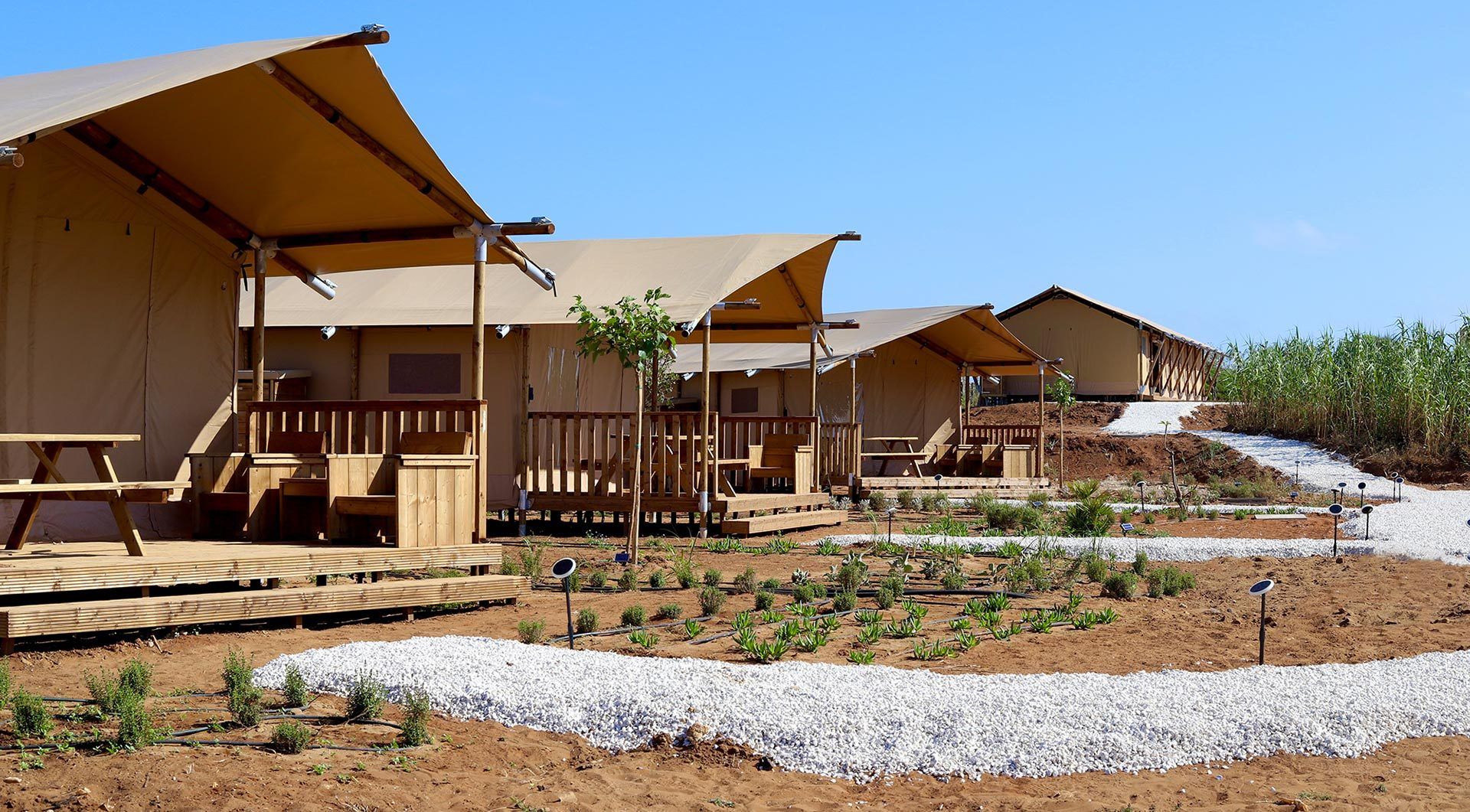 Panoramica del glamping fronte mare a Punta Secca